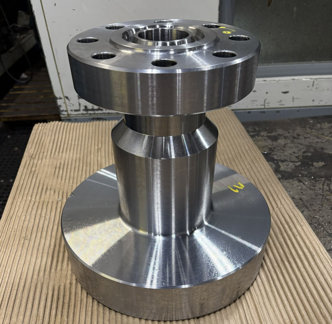 Pressure-reducing spool adaptor